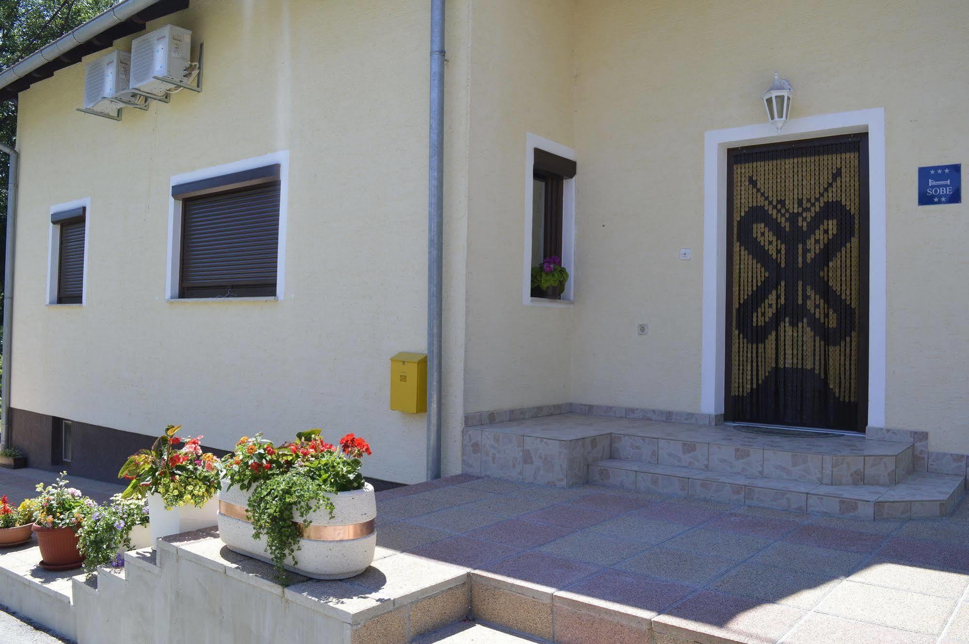 House Jelena Apartment Seliste Dreznicko Ngoại thất bức ảnh