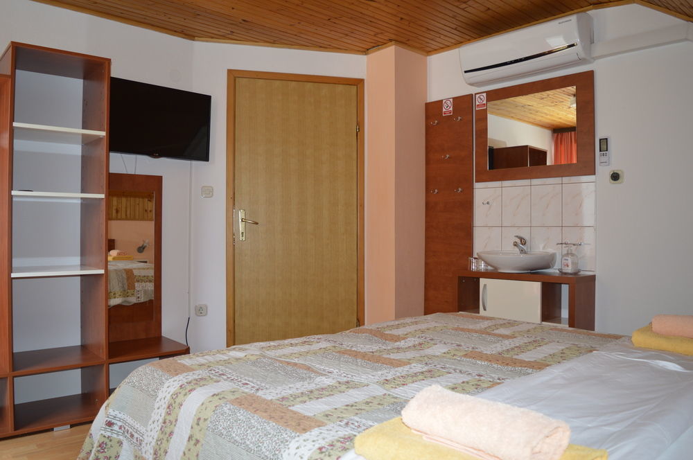 House Jelena Apartment Seliste Dreznicko Ngoại thất bức ảnh